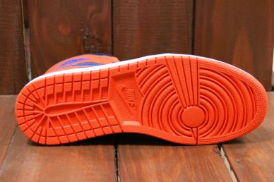 air-jordan-retro-i-1-knicks-melo-game-royal-team-orange-03