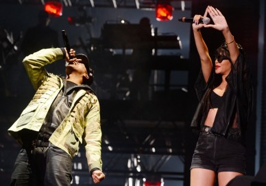jay-z-rihanna-hackney-weekend-day-1-08