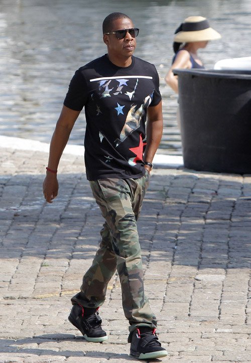 Jay-z-givenchy-t-shirt-Yeezy-Persol-UpscaleHype1