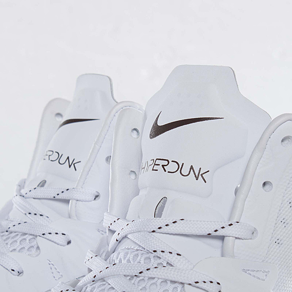 undefeated-nike-hyperdunk-bring-back-pack-598471-110-07