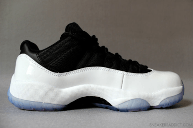 air-jordan-xi-11-low-white-black-true-red-03