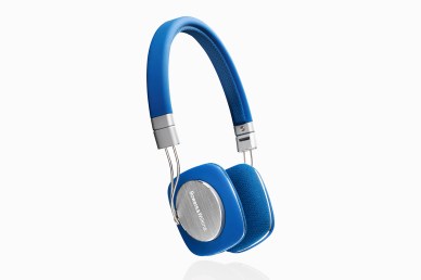 bowers-wilkins-p3-headphones-in-blue-01