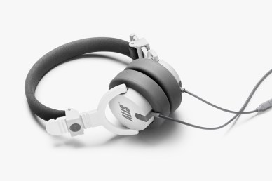 aiaiai-the-capital-alis-edition-2