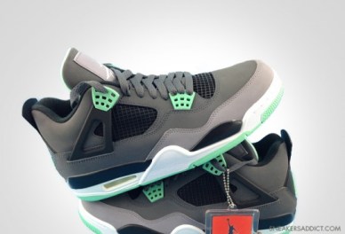 Air-Jordan-4-Retro-Green-Glow-03
