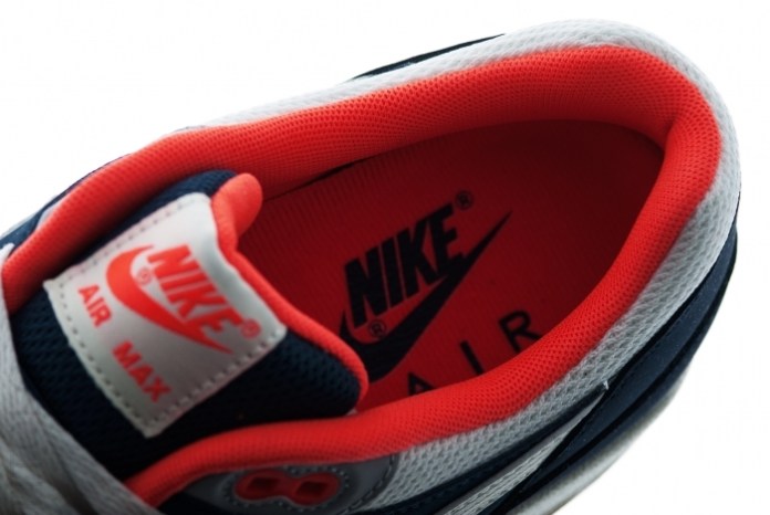nike-air-max-1-essential-crimson-squadron-4