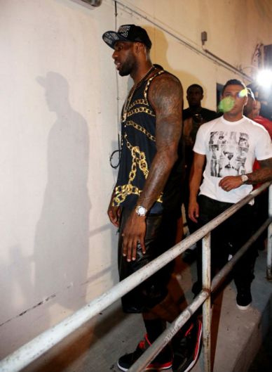 lebron-james-air-jordan-iii-3-retro-crimson