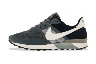 nike-air-pegasus-83-30-armory-slate-armory-navy-1