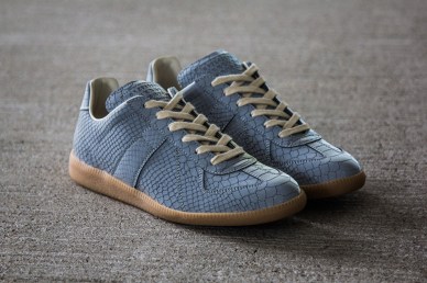 maison-martin-margiela-2013-fall-winter-grey-reflective-replica-sneaker-2