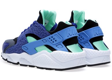 nike-air-huarache-og-elephant-royal-blue-hero-3