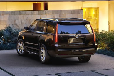 cadillac-2015-escalade-2