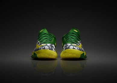nike-oregon-ducks-armed-forces-classic-kd-vi-1