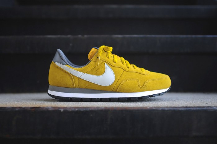 nike-air-pegasus-83-ltr-dark-citron-1