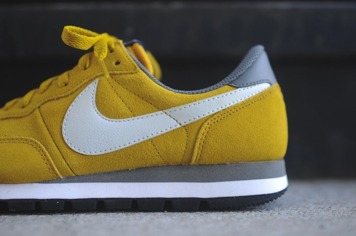 nike-air-pegasus-83-ltr-dark-citron-3