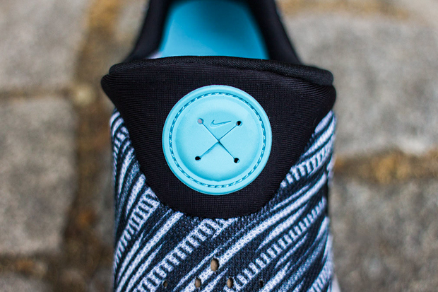 nike-roshe-run-slip-on-gpx-black-white-2