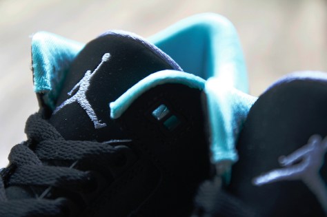 air-jordan-3-retro-gs-black-mint-green-cement-grey-3