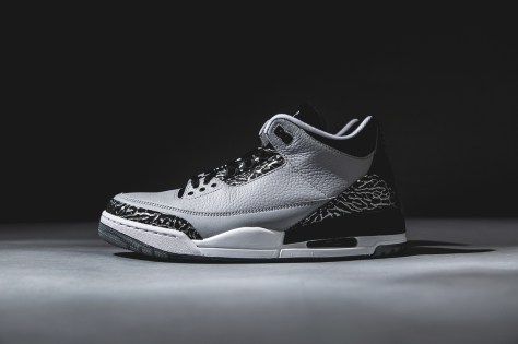 air-jordan-3-retro-wolf-grey-1