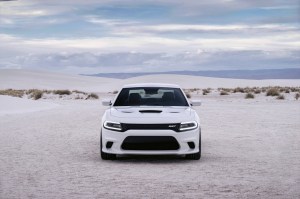 2015-dodge-charger-srt-hellcat-001