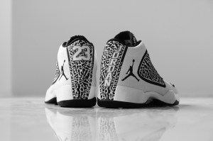 a-closer-look-at-the-air-jordan-xx9-white-black-4