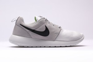 nike-roshe-run-suede-ash-grey-white-volt-1