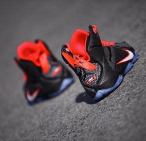 nike-lebron-12-blackred-preview-4