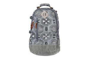 visvim-canvas-flora-20l-backpack-1