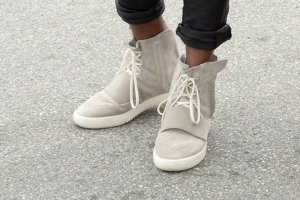 kanye-west-is-seen-in-his-new-adidas-yeezys-4