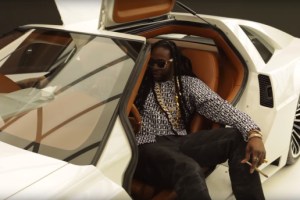 2-chainz-checks-out-west-coast-customs-most-expensivest-delorean-0