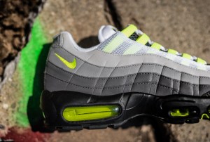 neon-air-max-95-01