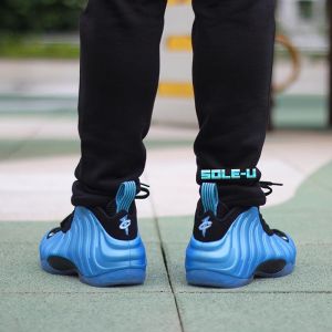 foamposite-one-university-blue-on-foot-3