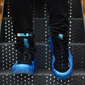 foamposite-one-university-blue-on-foot-5