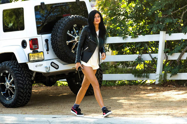 kylie-jenner-puma-sneakers-oct-10-puma-ftr