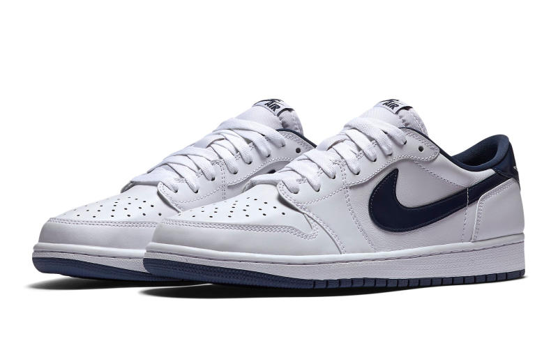 air-jordan-1-retro-low-metallic-navy-2_o3vrzh.jpg