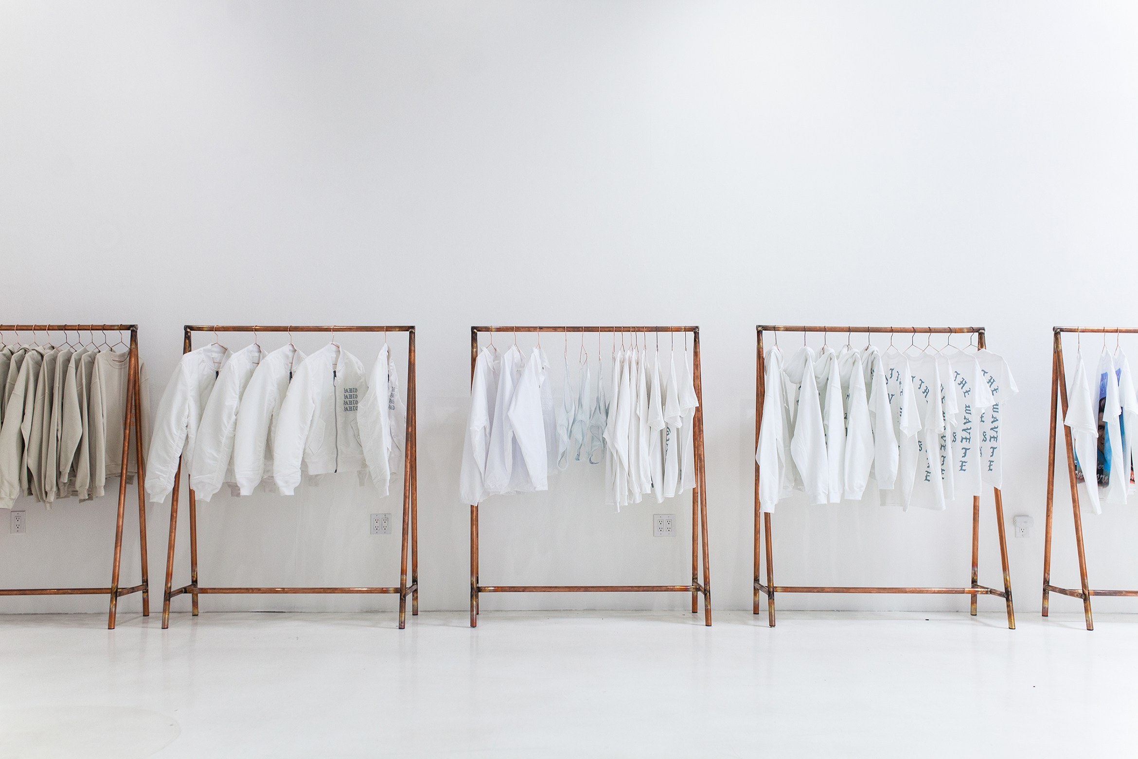 kanye-west-life-of-pablo-temporary-store-10