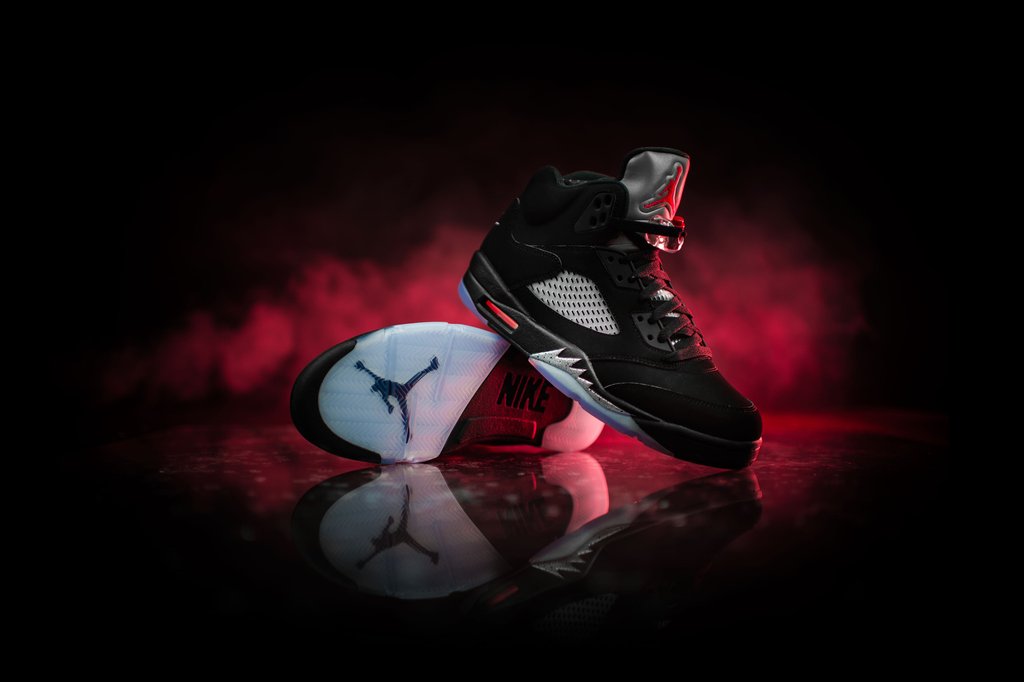 Jordan_AJ5RetroOG_blkFireRdMtllcSlvrWht_2_a1e53163-35b6-4af5-a400-97a842f19b1c_1024x1024