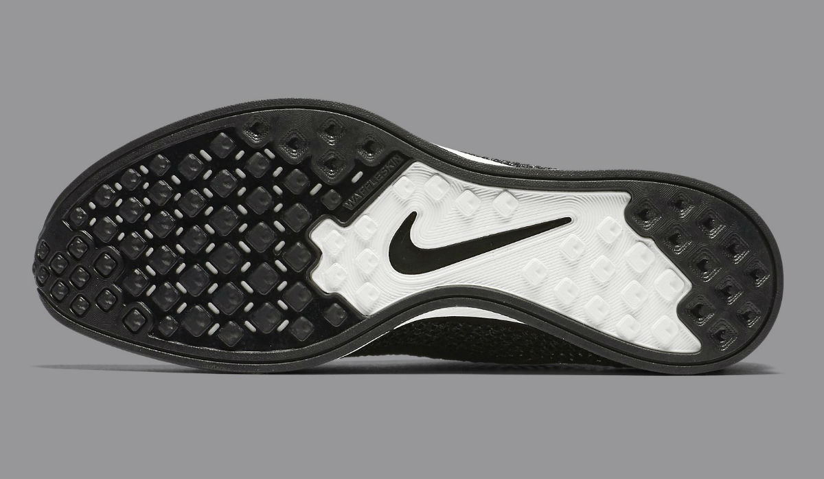 black-nike-flyknit-racer-4_ctjt69