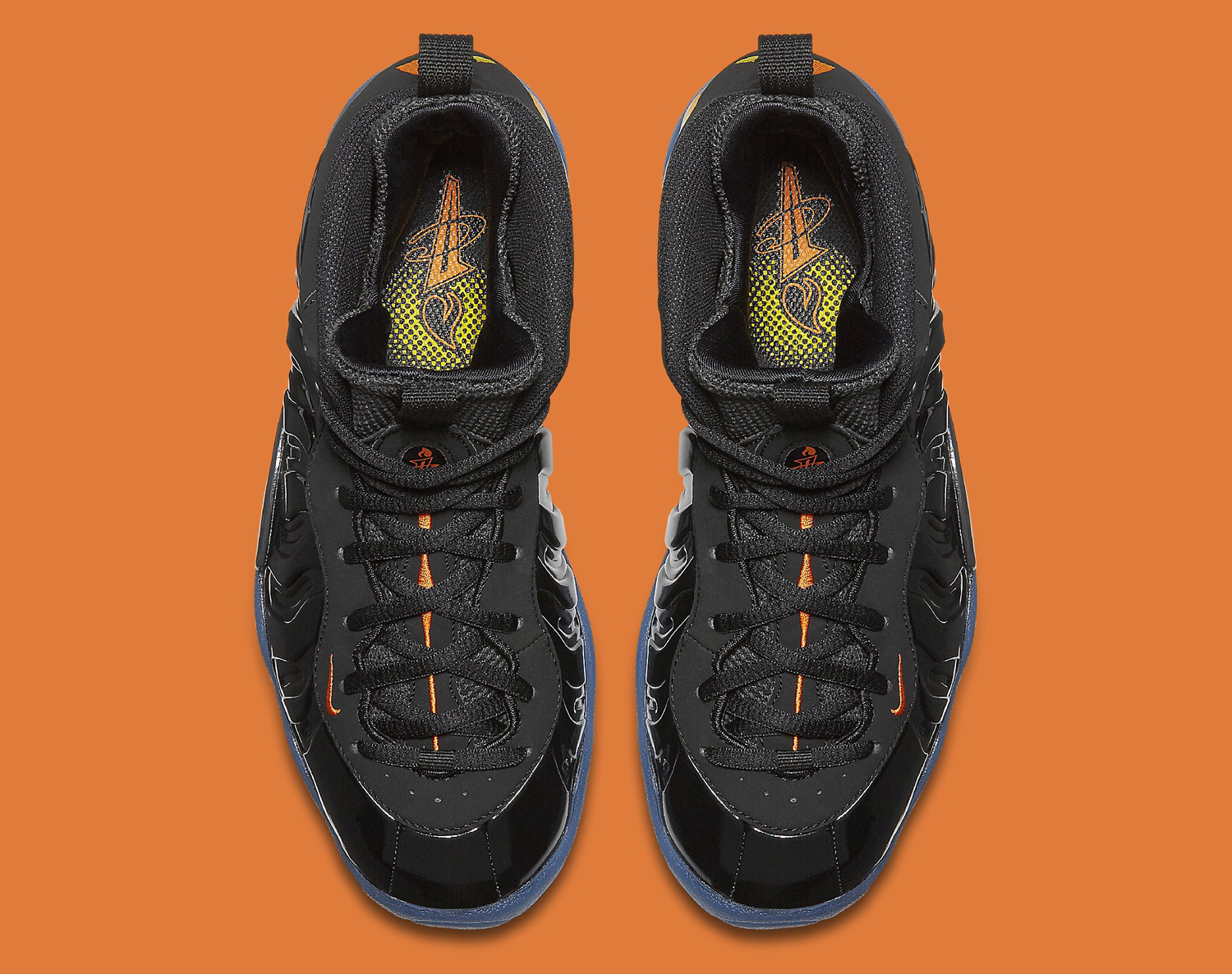 halloween-nike-foamposites-846077-002-top_pszais.jpg