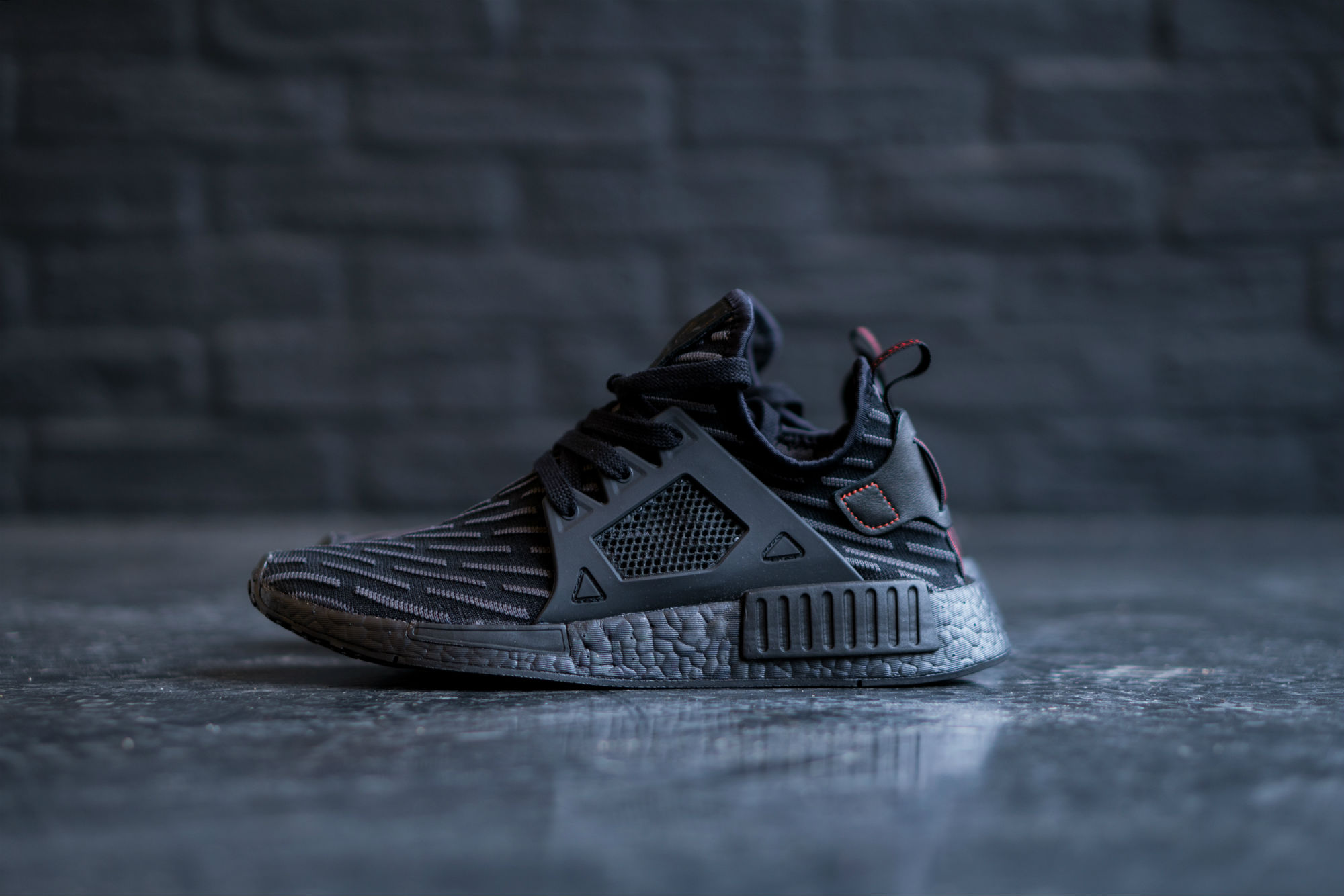 adidas-nmd-xr1-core-black-core-red-10