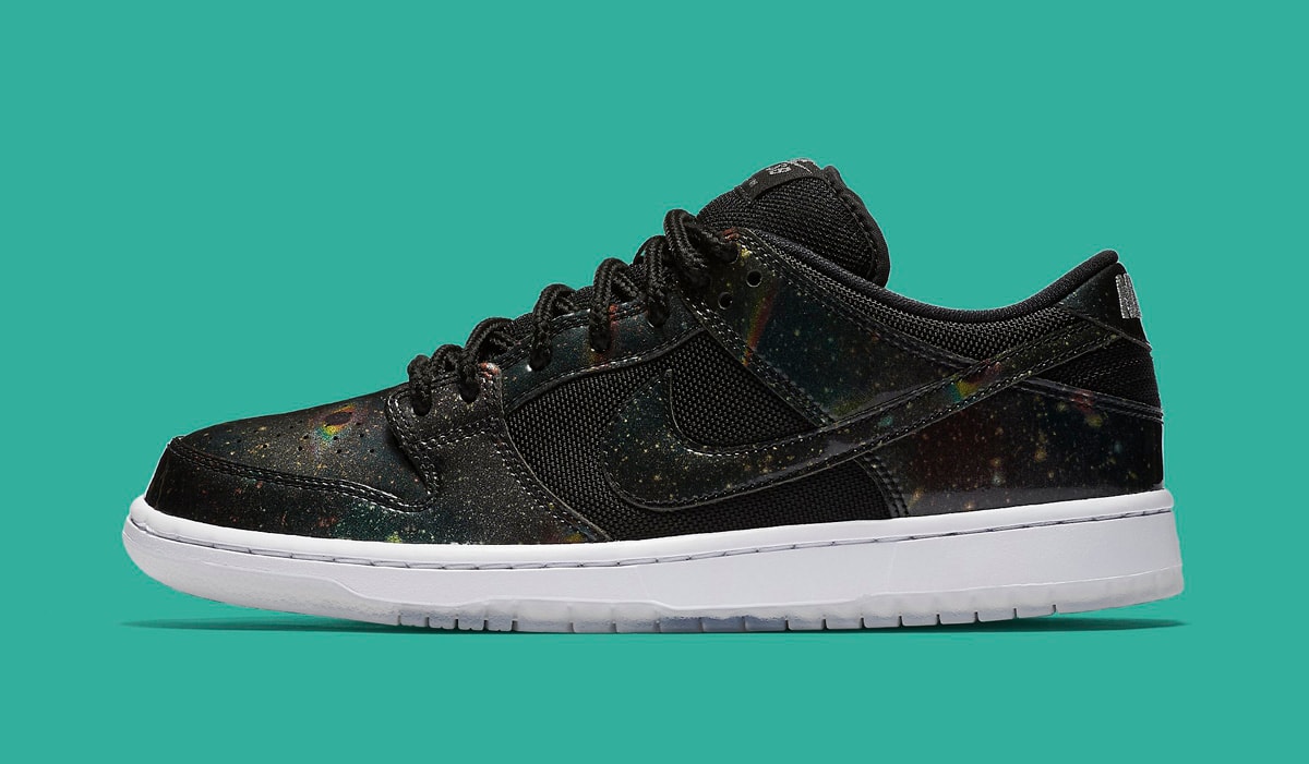 nike-dunk-sb-low-420-883232-001-profile.jpg