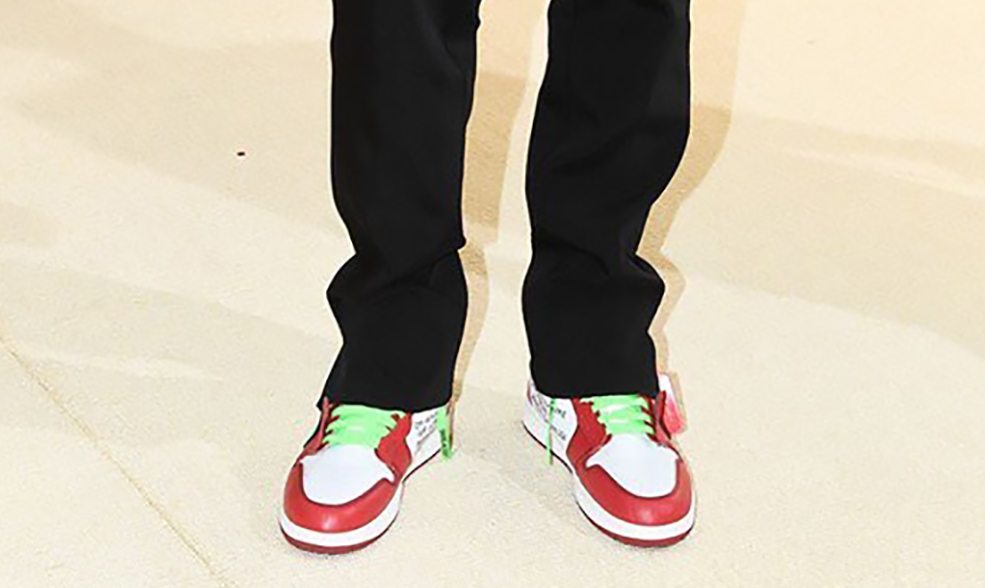 virgil-abloh-off-white-air-jordan-1-2017-on-foot