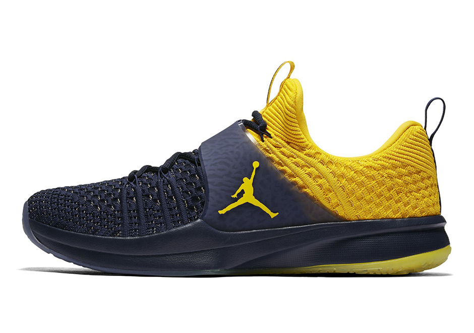 jordan-trainer-2-flyknit-michigan-4