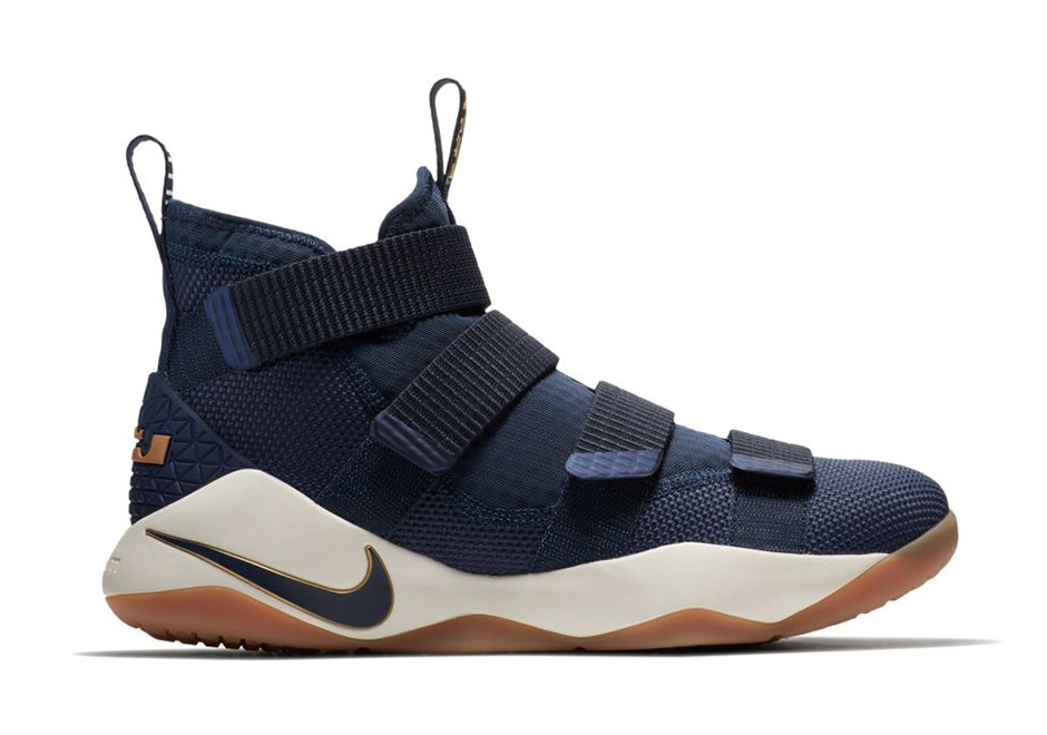 nike-lebron-soldier-11-cavs-alternate-897644-402-02