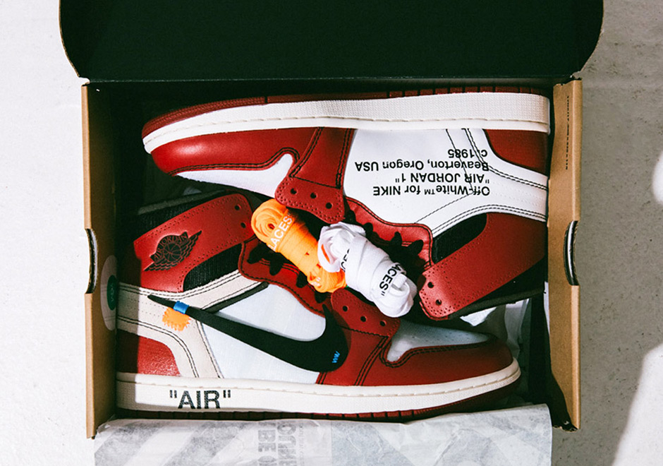 air-jordan-1-off-white-detailed-photos-shoe-box-laces-6