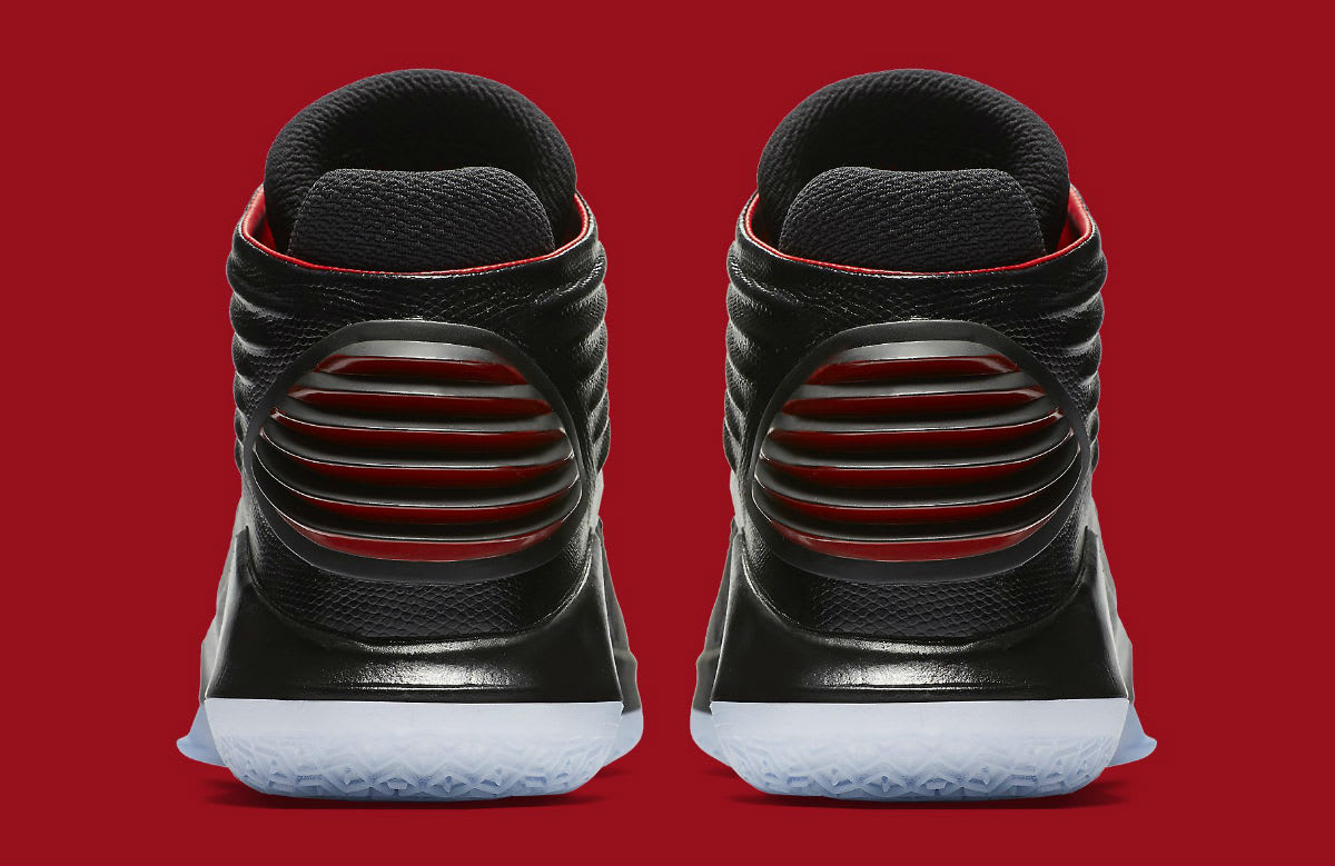 air-jordan-32-banned-release-date-heel-aa1253-001