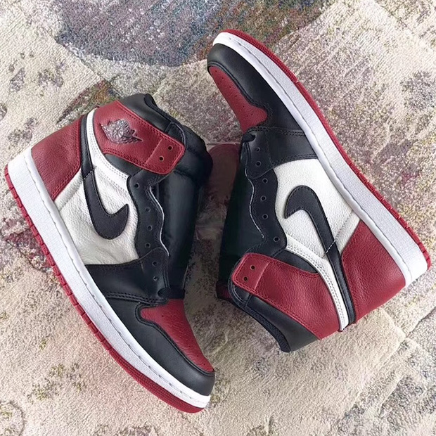 air-jordan-1-bred-toe-555088-610-4