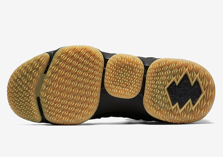 nike-lebron-15-black-gum-897648-300-5