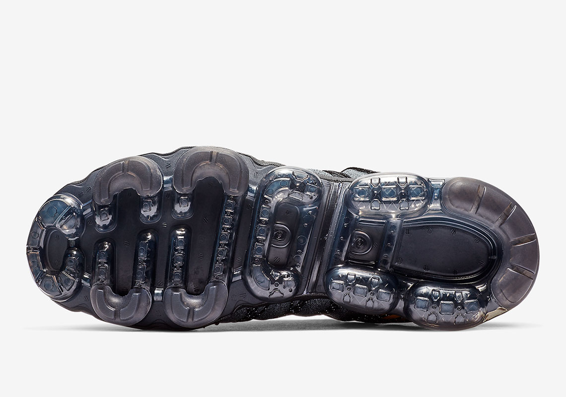 Nike-Vapormax-Utility-AQ8810_010-2