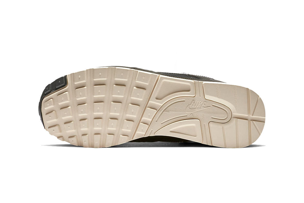 https---hypebeast.com-image-2018-12-fear-of-god-nike-air-skylon-2-black-clean-look-4