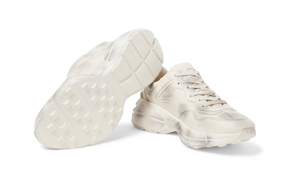 https---hypebeast.com-image-2018-12-gucci-rhyton-printed-distressed-leather-sneakers-red-lips-005