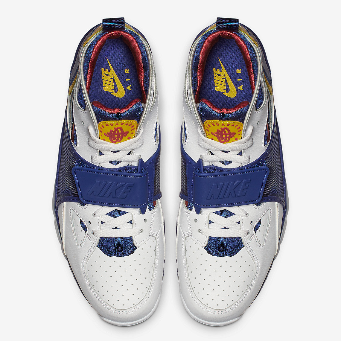 nike-air-trainer-huarache-679083_107-6