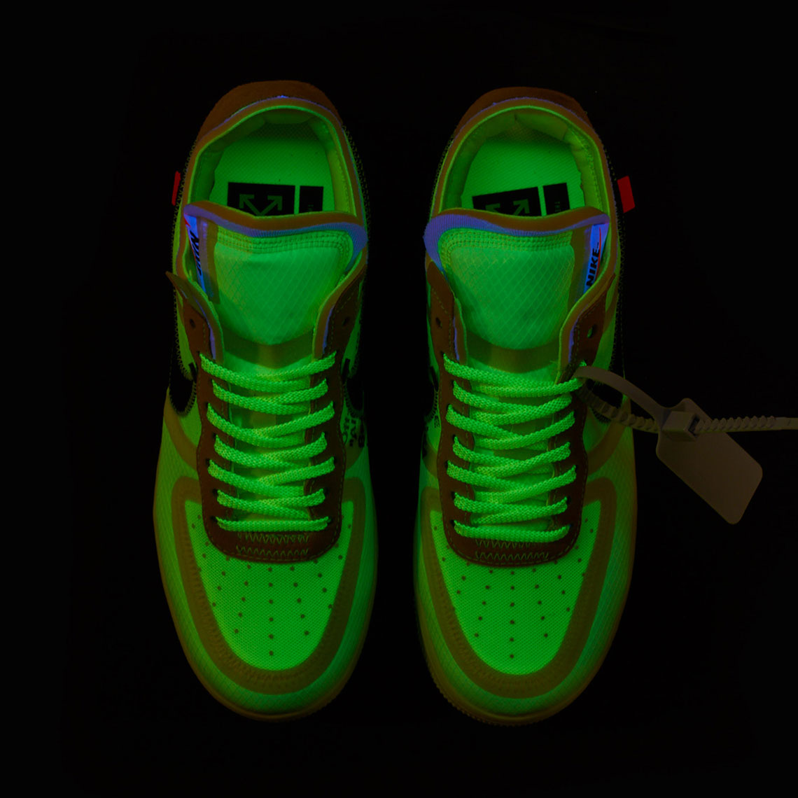 off-white-nike-air-force-1-Volt-AO4606-700-9